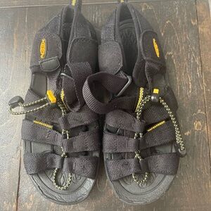 Kids Keen Sandals - Size 2